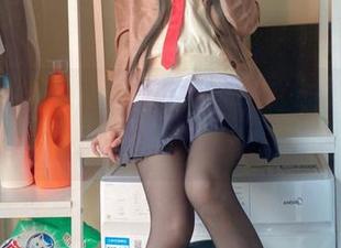 下载AT鲨的JK黑丝写真集,眼福满满,真没想到。