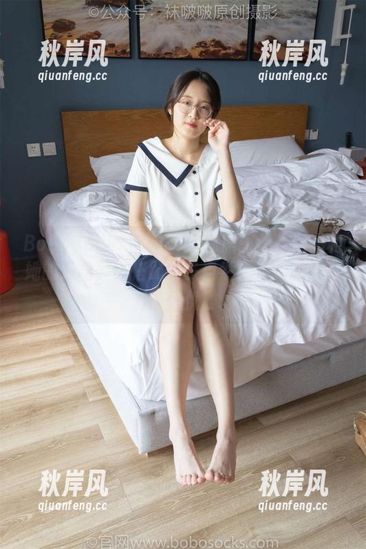 BoBoSocks袜啵啵 - 私房图集：涵涵和她的运动鞋，搭配得多自然，走路的影子都显得优雅。