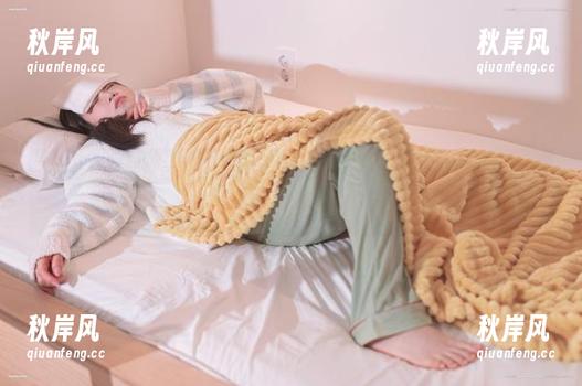 每一幅画面都像是喝下了可可，Dami(퀸다미)的圣诞雪夜锦礼，将冬日的每一刻用高清定格！