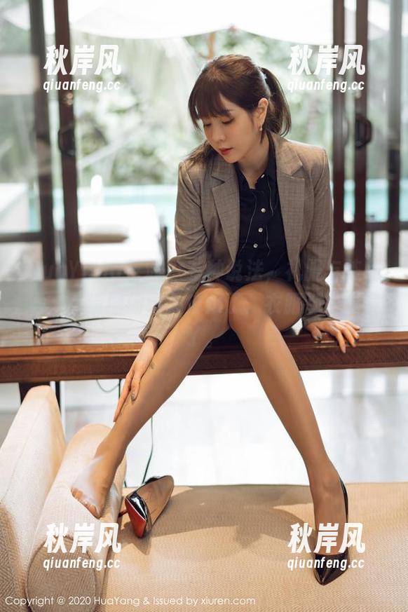 HuaYang花漾 - 有种说法，礼服与陈一涵，高清图册录入麻烦了，衣服都快抢镜了。