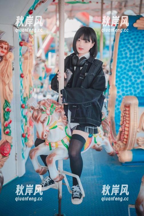 泳池里的Jenny(정제니)，原图下有她的独家定制气场！