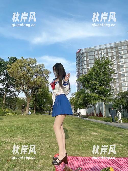 微密圈 - 时隔不久的图片更新，July芝岚的黑丝玉足依旧让我目眩神迷，呵，这太不科学了！