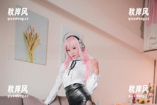 一组Money冷冷的瑜伽作品，躺着都能感受到她的太空技能