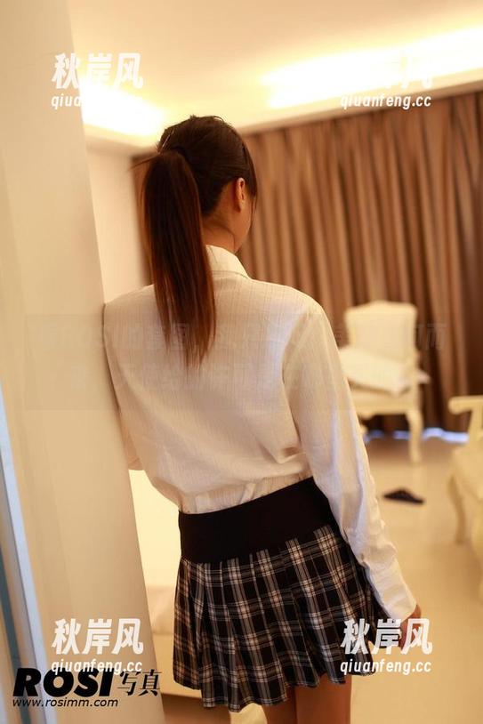 看ROSI的套图，我只想问：美腿从何而来，天使给的许可是在哪里买的？
