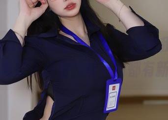 精选Tina很妖孽呀的纯白，白到我甚至想用它来当灯光反射，每次看都有新发现！