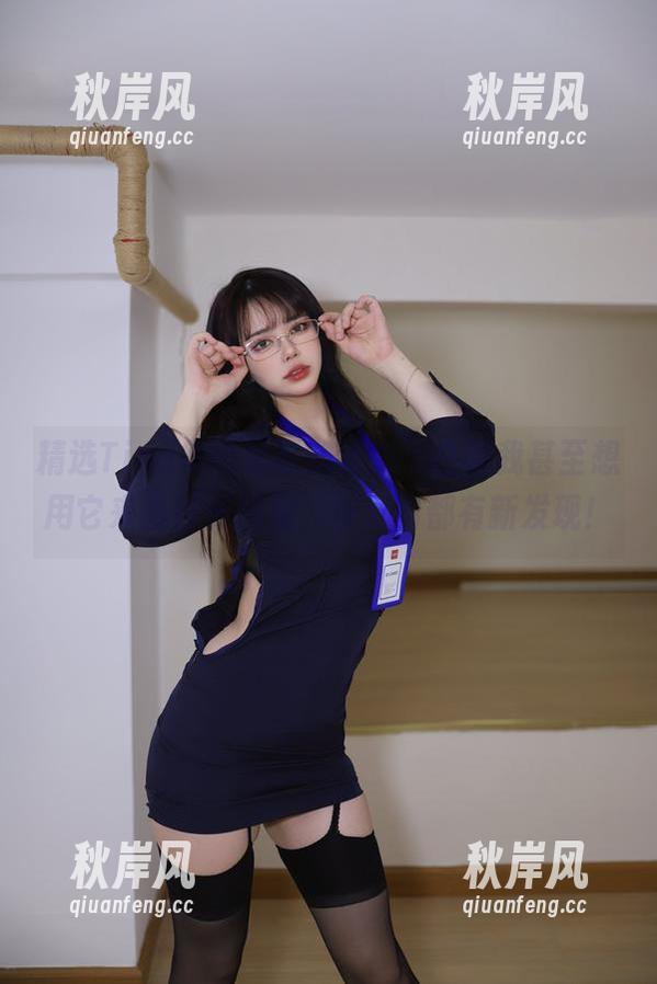 精选Tina很妖孽呀的纯白，白到我甚至想用它来当灯光反射，每次看都有新发现！