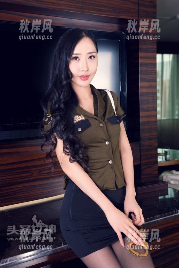 TouTiao头条女神-李由美 TouTiao头条女神 - 追寻李由美的脚步:这张校园作品就像瞬间让人重返青涩岁月。