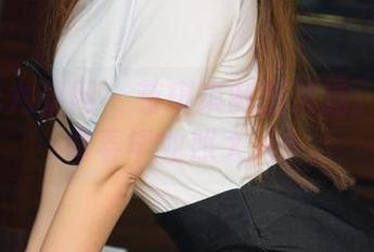 UGirls尤果网 - 萌琪琪制服精选:扎心的青春毕业照大片!