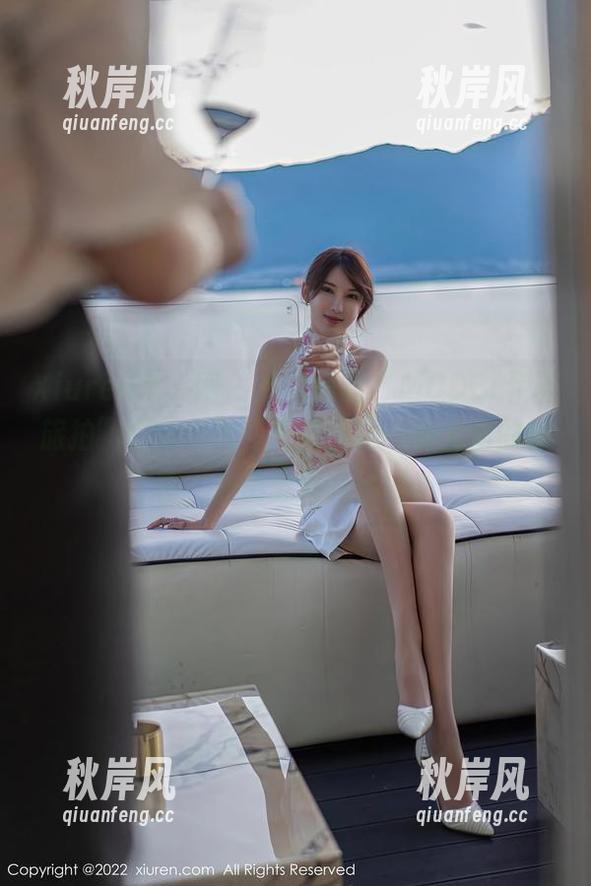 Xiuren秀人网 - 我觉得这“MODEL伊若旅拍”最新套图，是在传达一种无情的旅程，心情全靠自己填。