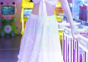 Xiuren秀人网 - 余心曼的定制清纯图集，观后感喧噪，明明不想说却想一直看下去。