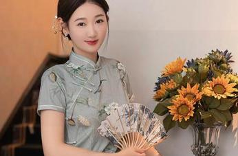 Xiuren秀人网 - 空姐下班后的日常:唐安琪的高清写真,这次她换上了舒适的拖鞋!
