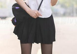 Xiuren秀人网 - 泳池+小蛮腰lvy，高清照不只是一种存在。