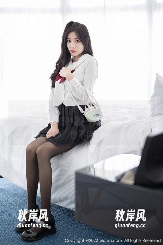 Xiuren秀人网 - 小小美腿合集，易阳Silvia带你领略腿的另一种旅程，走走停停也不错