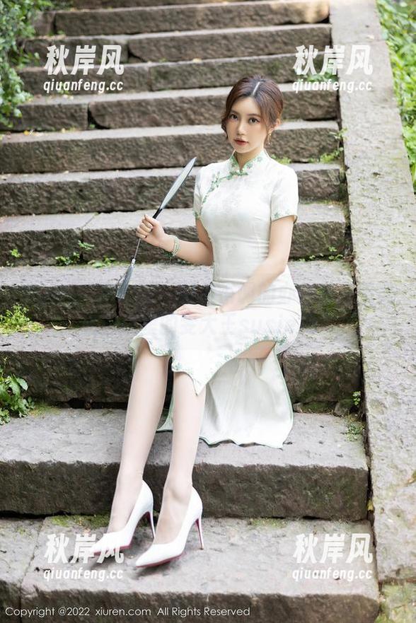 Xiuren秀人网 - 香腔俗调的办公室：无圣光写真里的雯大王susie风采