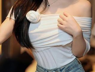 YouMi尤蜜荟 - 说到在线写真,周思乔Betty的体操服造型太抢眼了,哈哈。