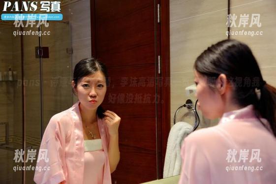 pans - 诗意与隐秘交替，李沫高清写真一览，哎呀，这视角我好像没抵抗力。