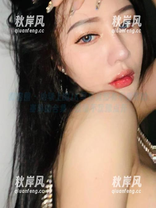 微密圈 - 地球上的JK写真竟然有不爱笑的赛琳的合集，我毫不犹豫点开