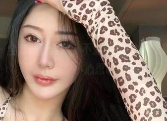 微密圈 - 全套黑丝连体，不爱笑的赛琳’s图包里藏了多少小心思呢？