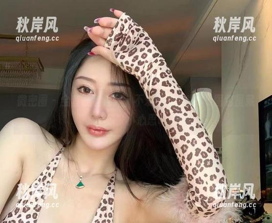 微密圈 - 全套黑丝连体，不爱笑的赛琳’s图包里藏了多少小心思呢？
