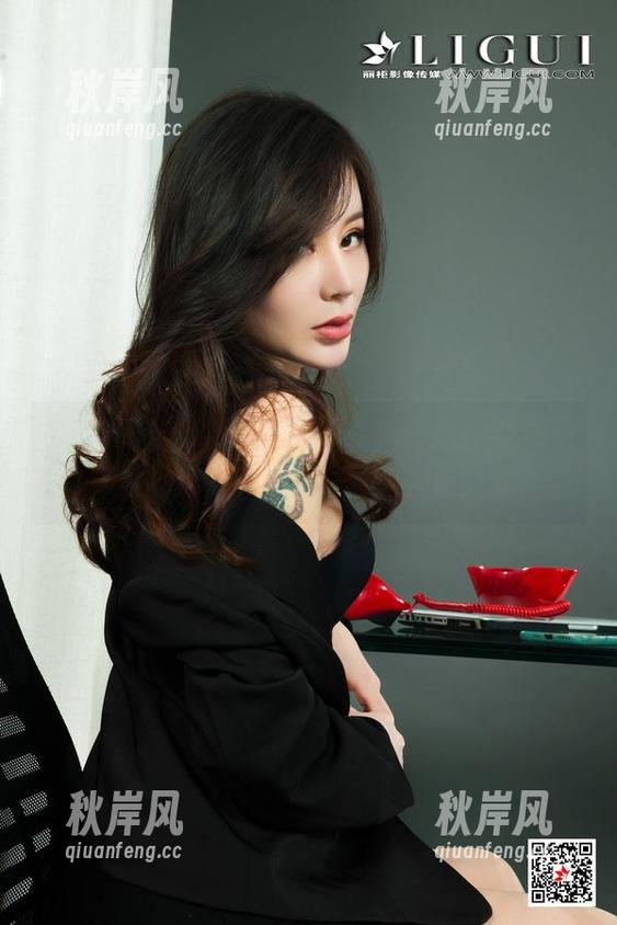 丽柜 - 兔子的高跟鞋写真，尽显她的气质，但也让人好奇，她是怎么走路的？