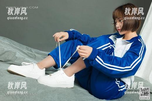 丽柜 - 看完甜甜的眼镜写真集，我的审美又上了一个档次。
