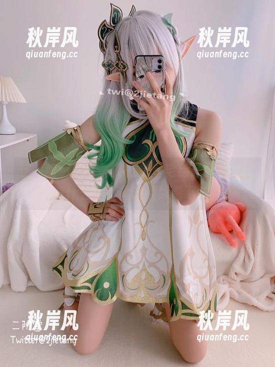 二阶堂宅绘子 这一组制服写真,二阶堂宅绘子又是在召唤什么呢?真想继续看下去。