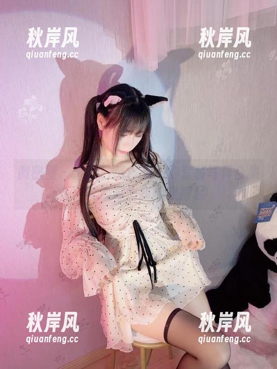 微密圈 - 十万口草莓粥粥的套装写真合集：真心希望我能穿得起