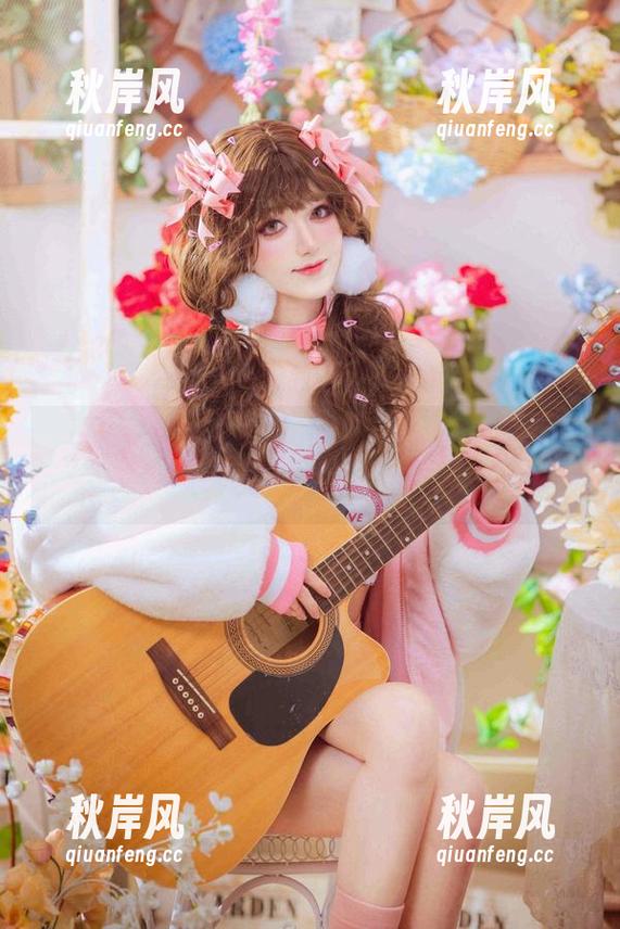免费图集！南桃Momoko穿战斗服，那画面别提多魔幻了…