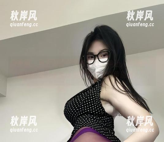 可爱的肉巴 微密圈 - 可爱的肉巴图包里的女神让人想问:“你确定自己是个博主,而不是个传说吗?”