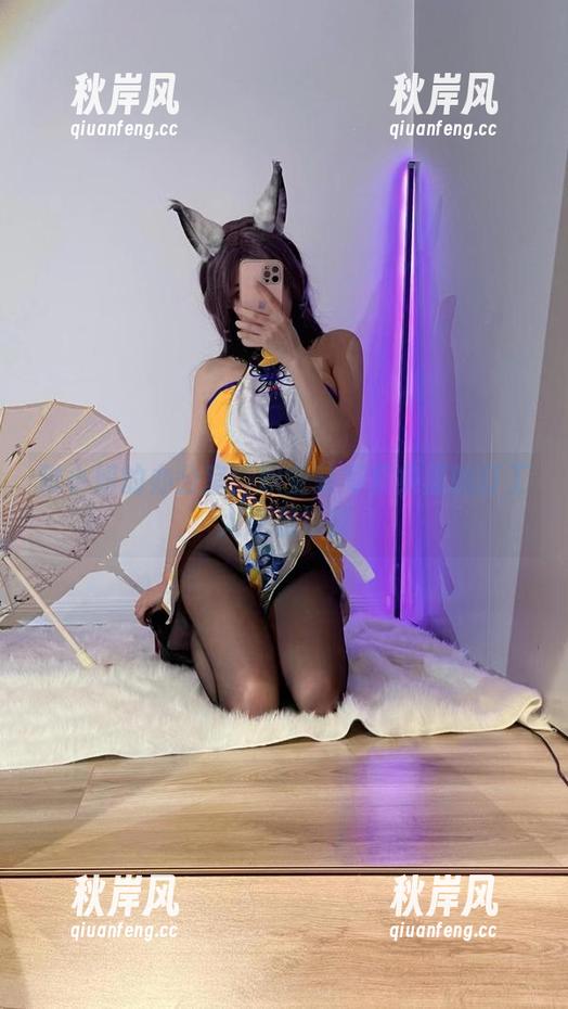 啾小妍的办公室：职业装写真集里的打工人逆袭法则