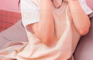 嗲囡囡 - 萌琪琪Irene的礼服照片值得反复琢磨，图集里这几个确实让人无法抗拒，不过是值得尝试吧！