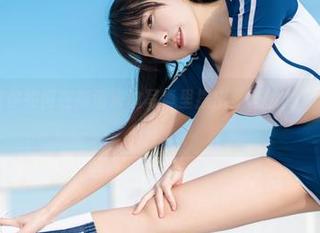 嗷呜虎虎教你如何在高清海边写真里摆出最自然的“放飞”姿态！