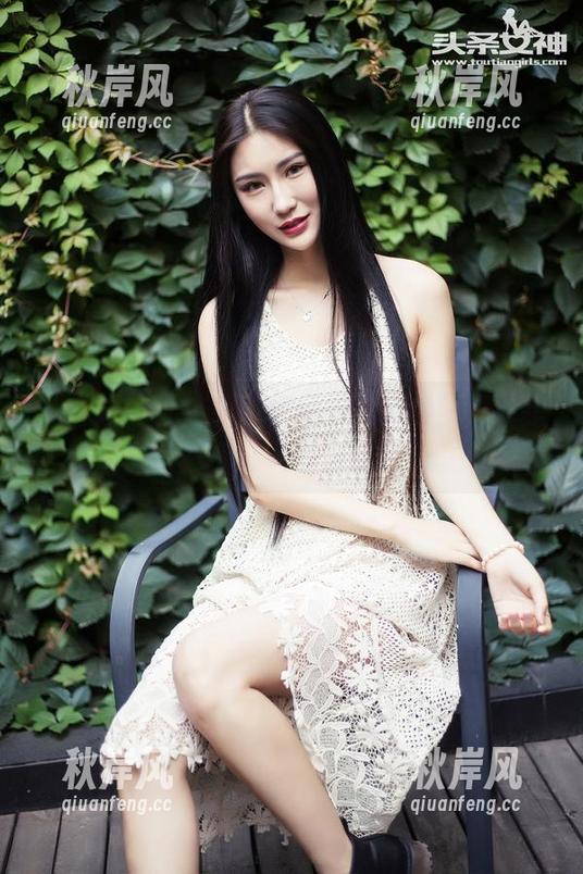 头条女神 - 这组天使风的定制图集，尹菲真有一套让人惊讶的技巧。