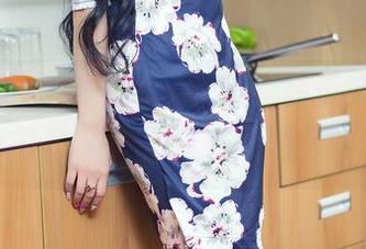 头条女神 - 呼!火儿最新作品长腿,这是迫不及待了,不知道她怎么穿的!