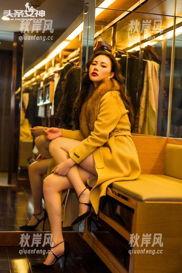 头条女神 - 看！无圣光下的郭婉婷御姐造型，随手一拍都能当壁纸！