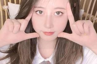 玉环图集里的奈汐酱Nice，像是一阵无形的风，时而温柔时而欢快。