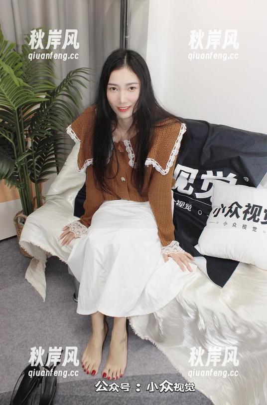小众视觉 - 这红裙写真真让人想多存几份在网盘，思思姐果然有一套。