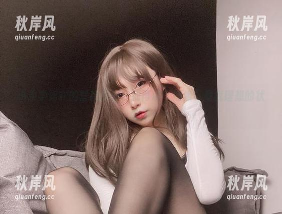 小泉学姐吖的壁纸系列，别再说“姐姐”是我理想的状态了
