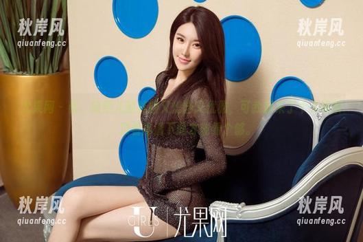尤果网 - 看，黛熙儿的礼服又炫酷又优雅，可我却来了个大误解，顶着高清下载才能看个够。
