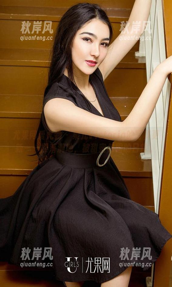 尤果网爱尤物-果儿Victoria 尤果网爱尤物 - 果儿Victoria的写真更新——樱落满地,被甜蜜包围的日常。