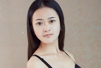尤物馆 - 抱歉,我只关注baby贝贝的高跟鞋——原图是背景,焦点是她