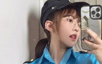 微密圈 - 全新出炉！张思允的写真集，这次在烈焰玫瑰房车中生火…