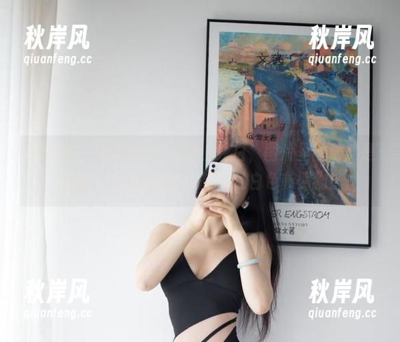 微密圈 - 当张鑫baby遇上纯白，图片里的他煞是好看，我决定把他当成我的白色参照物！
