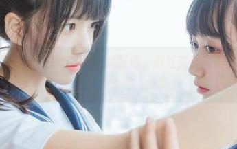 是的，这就是木绵绵OwO的新巡演，彩虹变身写真，抢眼得很！