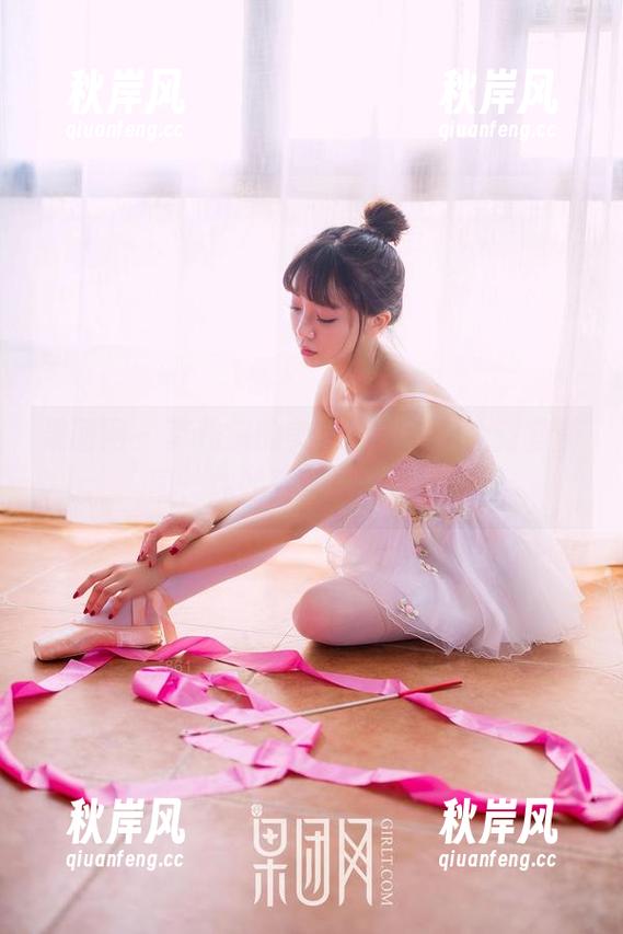 果团网-莫雅淇 果团网 - 莫雅淇的美足合集,配上这些美图,你的夏天缺少了啥?