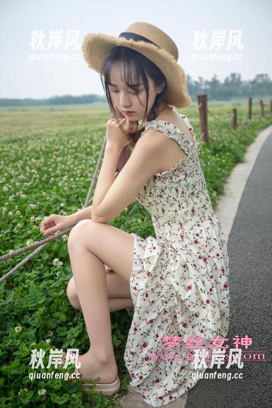 梦丝女神-魏婷婷 梦丝女神 - 魏婷婷的私房美图里藏着肉丝,暗示、联想,感觉都来了!