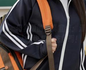 模范学院 - 何嘉颖的写真宣传：清纯如水，但人家也是个吃货啊！