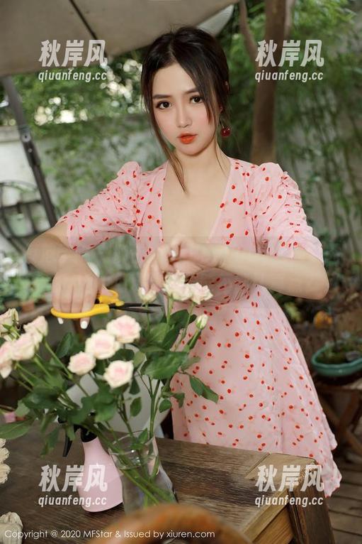 模范学院 - 柳侑绮Sevenbaby当修女因素，她的免费图片，能不能认真点？