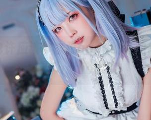 咱们也许应该拿水淼aqua的运动内衣来做新fashion吧?