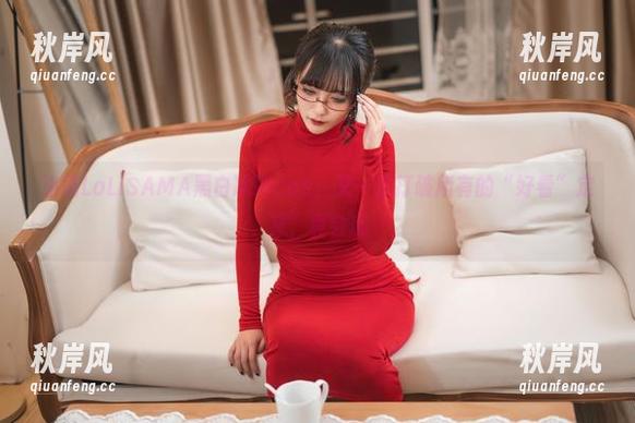 洛璃LoLiSAMA黑白冰冷cos，又一次打破所有的“好看”定义，真会玩